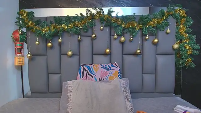  MiaBrown  online show from 12-15-25, 12:11