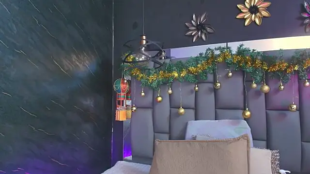  MiaBrown  online show from 12-22-25, 12:05