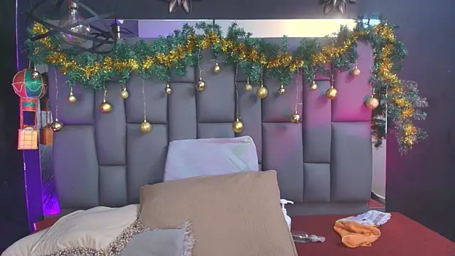  MiaBrown  online show from 12-20-25, 12:08