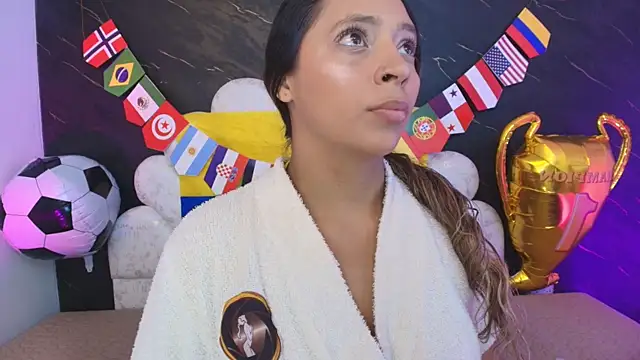 Snapshot of _MiaBrown_ chatting on 06-27-26, 12:11 MiaBrown online show from 06-27-26, 12:11