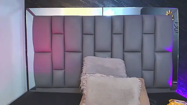  MiaBrown  online show from 11-19-25, 12:05