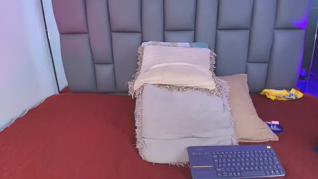  MiaBrown  online show from 10-01-25, 12:09