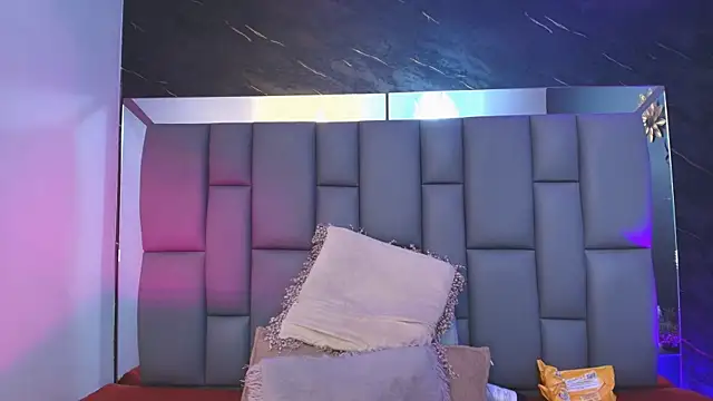  MiaBrown  online show from 10-18-25, 12:07