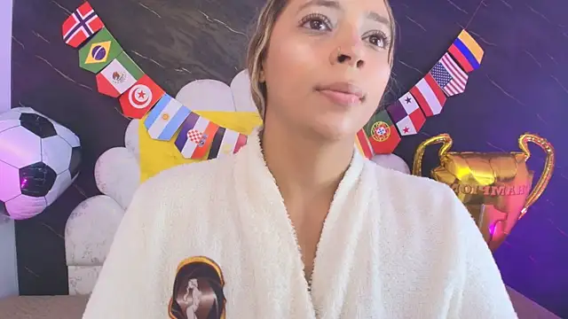 Snapshot of _MiaBrown_ chatting on 07-11-26, 12:05 MiaBrown online show from 07-11-26, 12:05