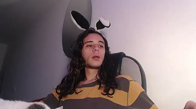 dussan online show from 02-19-25, 04:23