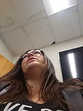 angelbaby1998 online show from 01-18-25, 08:51