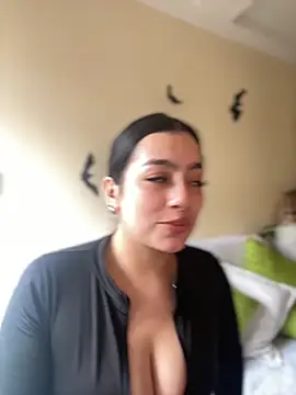 Nicollemays online show from 10-27-25, 03:02