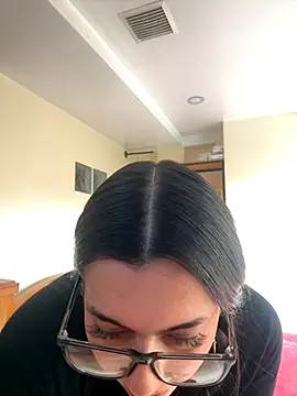 Nicollemays online show from 09-18-25, 04:10