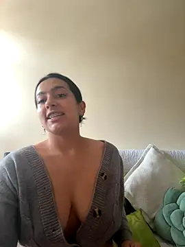 Nicollemays online show from 09-19-25, 03:16