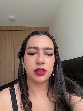 Nicollemays online show from 05-12-26, 02:12