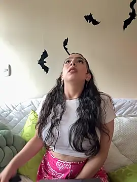 Nicollemays online show from 10-14-25, 02:28