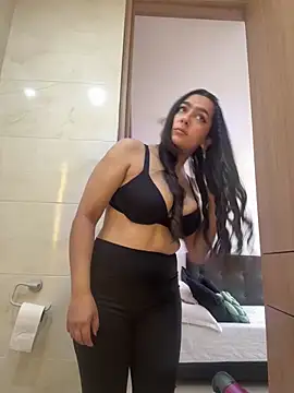 Nicollemays online show from 04-13-26, 01:04