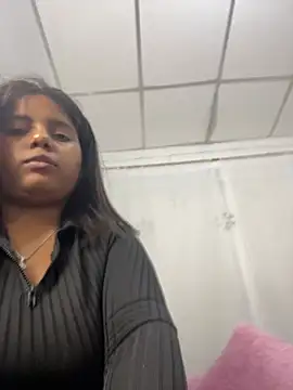Snapshot of Aleja_DANS chatting on 03-03-25, 04:21 Aleja DANS online show from 03-03-25, 04:21