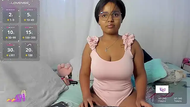 Snapshot of Aleja_DANS chatting on 02-09-25, 05:19 Aleja DANS online show from 02-09-25, 05:19