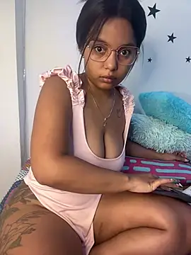 Snapshot of Aleja_DANS chatting on 03-01-26, 12:38 Aleja DANS online show from 03-01-26, 12:38