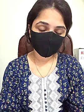 Snapshot of Suvosri chatting on 11-25-25, 07:03 Suvosri online show from 11-25-25, 07:03