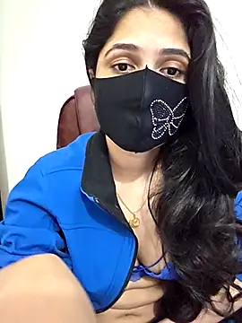 Snapshot of Suvosri chatting on 12-22-25, 04:23 Suvosri online show from 12-22-25, 04:23