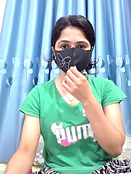 Snapshot of Suvosri chatting on 10-14-25, 04:57 Suvosri online show from 10-14-25, 04:57