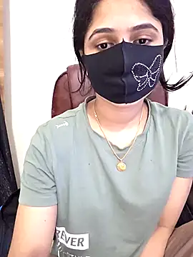 Snapshot of Suvosri chatting on 12-23-25, 04:34 Suvosri online show from 12-23-25, 04:34