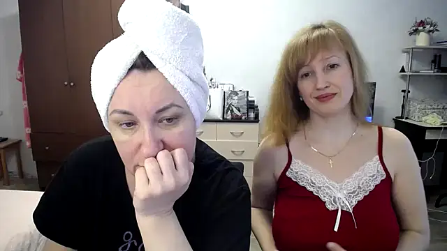 DonnaMagdalena online show from 03-25-26, 08:14