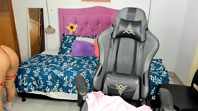 Kitty 19  online show from 01-22-25, 01:31