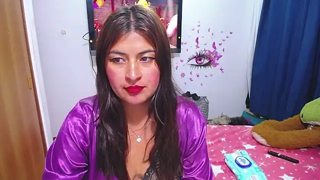 Yunhot  online show from 04-18-26, 01:08