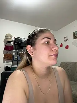 Snapshot of Celestedubois chatting on 07-10-26, 11:49 Celestedubois online show from 07-10-26, 11:49