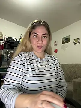 Snapshot of Celestedubois chatting on 07-05-26, 04:19 Celestedubois online show from 07-05-26, 04:19