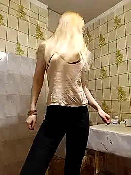 Snapshot of _Sweet_Love_ chatting on 02-17-25, 03:55  Sweet Love  online show from 02-17-25, 03:55