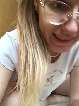 Snapshot of _Sweet_Love_ chatting on 02-14-25, 07:59  Sweet Love  online show from 02-14-25, 07:59