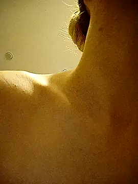 Snapshot of _Sweet_Love_ chatting on 09-23-25, 08:10  Sweet Love  online show from 09-23-25, 08:10