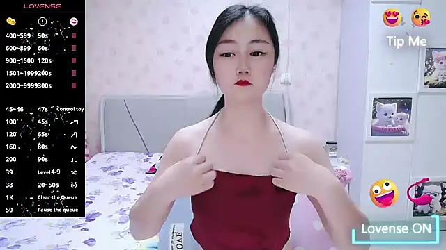 Snapshot of Elvira_baby chatting on 06-10-26, 02:46 Elvira baby online show from 06-10-26, 02:46