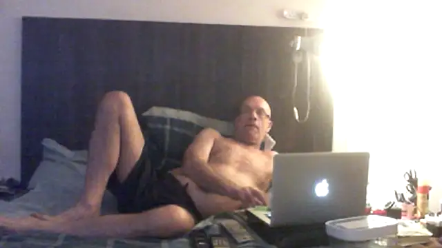 dazuk4513 online show from 07-12-26, 12:00