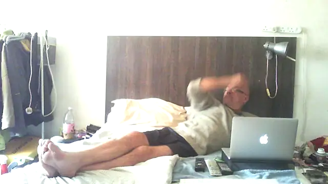 dazuk4513 online show from 05-11-26, 04:04