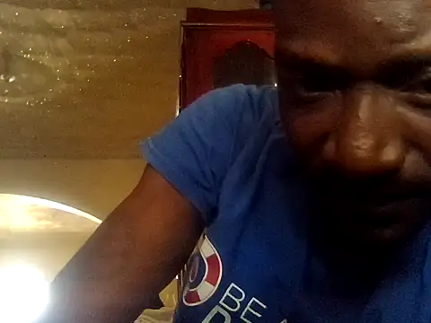 Snapshot of LookingLover34 chatting on 11-08-25, 03:26 LookingLover34 online show from 11-08-25, 03:26