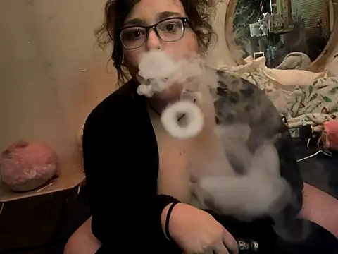 Snapshot of MarcyFlower chatting on 10-22-25, 11:25 MarcyFlower online show from 10-22-25, 11:25