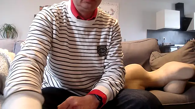 freddy0222222 online show from 05-06-26, 09:13