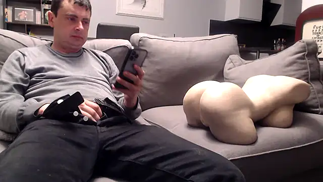 freddy0222222 online show from 05-05-26, 08:56