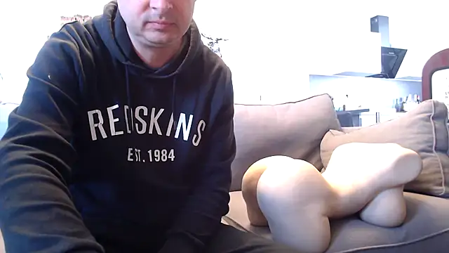 freddy0222222 online show from 05-01-26, 03:28