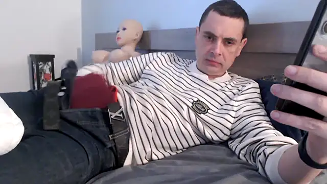 freddy0222222 online show from 03-20-25, 12:22