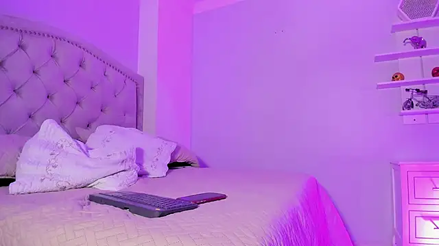 CamileHolmes online show from 02-28-25, 10:28