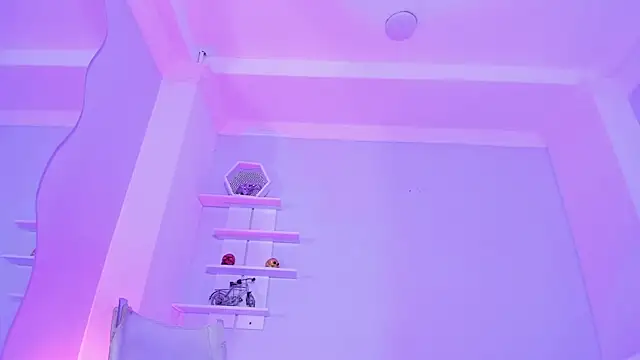 CamileHolmes online show from 03-05-25, 05:18