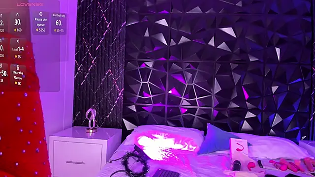 CamileHolmes online show from 11-01-25, 04:19