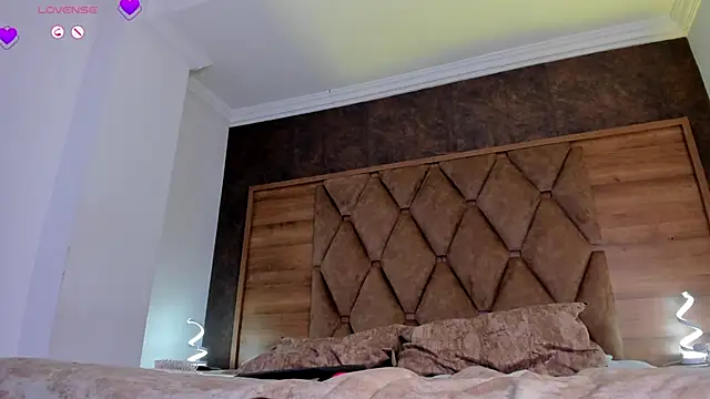 CamileHolmes online show from 03-21-26, 04:57