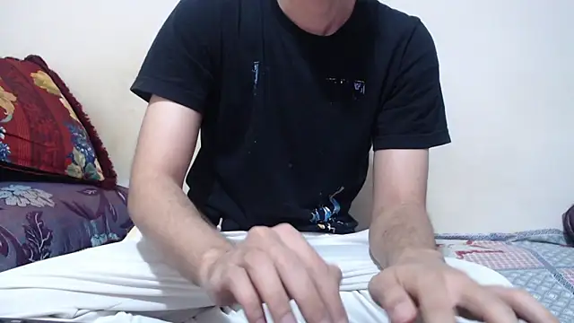Alexdelarge323 online show from 05-18-26, 02:22