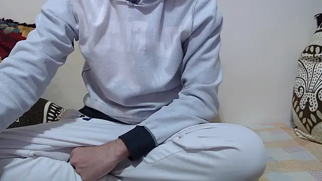 Snapshot of Alexdelarge323 chatting on 03-18-26, 01:57 Alexdelarge323 online show from 03-18-26, 01:57