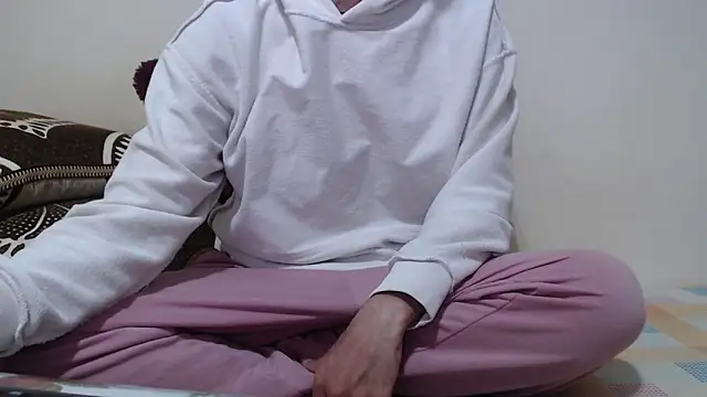 Snapshot of Alexdelarge323 chatting on 04-02-26, 12:34 Alexdelarge323 online show from 04-02-26, 12:34