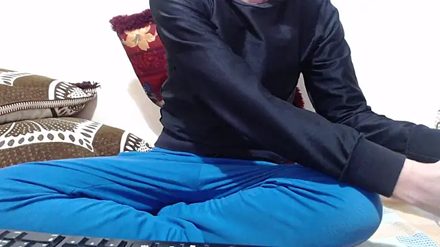 Snapshot of Alexdelarge323 chatting on 03-17-26, 01:47 Alexdelarge323 online show from 03-17-26, 01:47