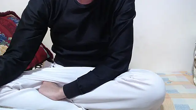 Snapshot of Alexdelarge323 chatting on 04-06-26, 03:46 Alexdelarge323 online show from 04-06-26, 03:46