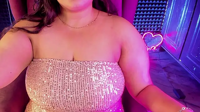 AroohiSehgal online show from 12-19-24, 06:23